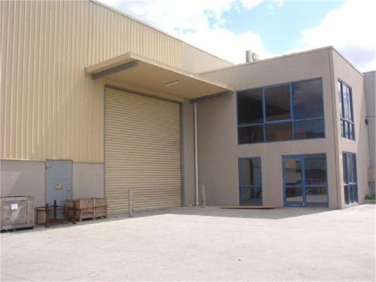 Click to view all images 32 Kimberley Road Dandenong VIC 3175 - Image 2