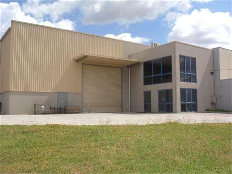 Click to view all images 32 Kimberley Road Dandenong VIC 3175 - Image 3