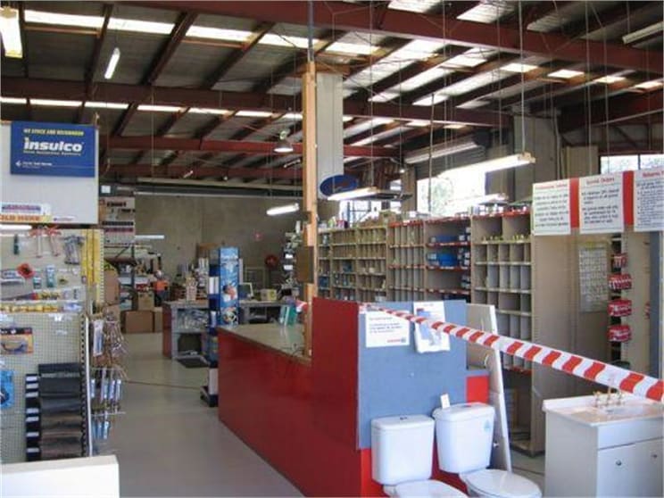 Click to view all images Unit 1, 9-11 Vesper Drive Narre Warren VIC 3805 - Image 2