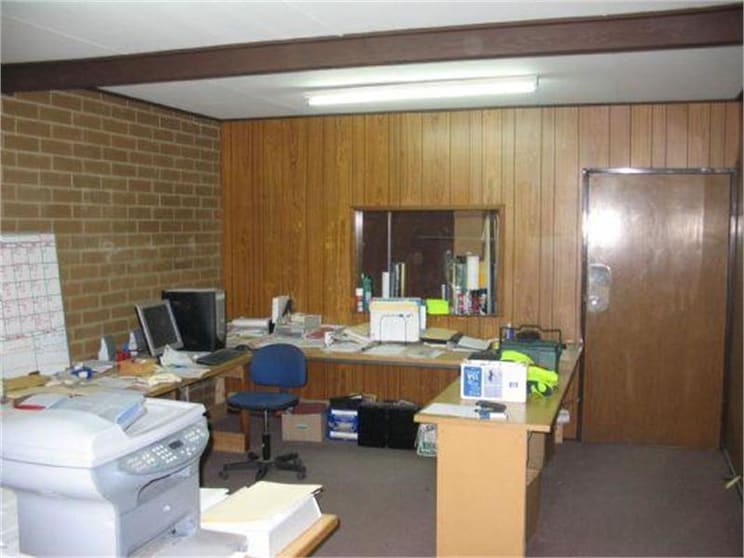 Click to view all images 64 Kylta Road Heidelberg West VIC 3081 - Image 3