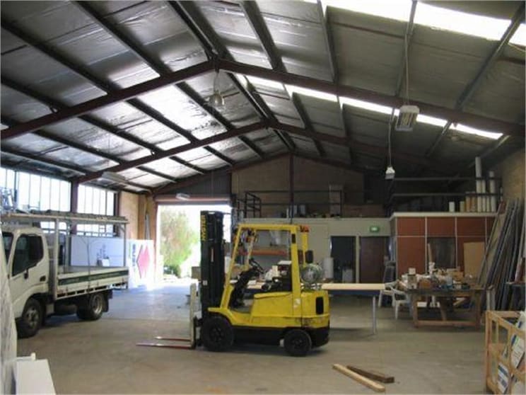 Click to view all images 64 Kylta Road Heidelberg West VIC 3081 - Image 3