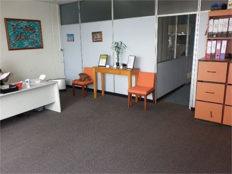 Click to view all images 2/8 Swift Way Dandenong South VIC 3175 - Image 3