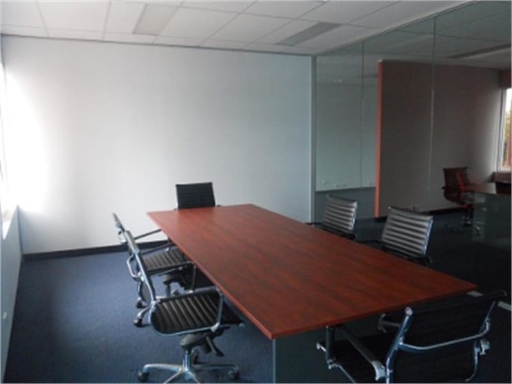 Click to view all images 21 Hall Street Port Melbourne VIC 3207 - Image 2