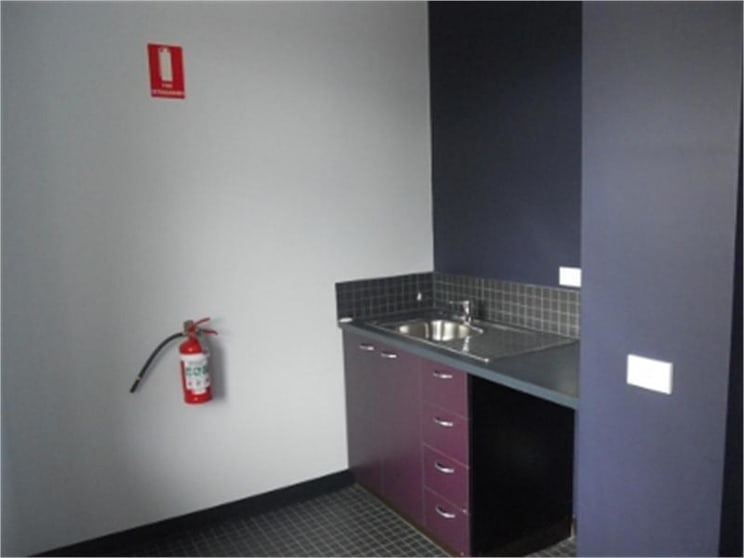 Click to view all images 21 Hall Street Port Melbourne VIC 3207 - Image 3
