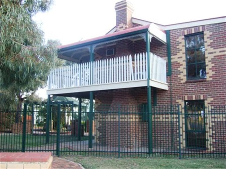 Click to view all images 3 Frankston Gardens Drive Carrum Downs VIC 3201 - Image 1