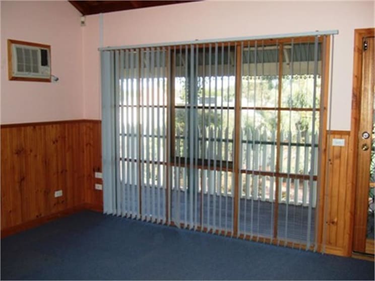 Click to view all images 3 Frankston Gardens Drive Carrum Downs VIC 3201 - Image 3