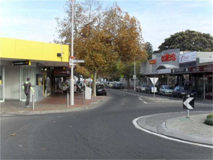 Click to view all images 71 Pier Street Altona VIC 3018 - Image 2