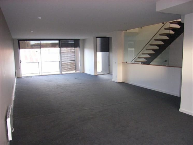 Click to view all images 2/5 Rose Street Hawthorn East VIC 3123 - Image 2