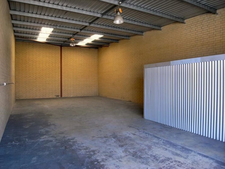 Click to view all images Unit 3/236 Star Street Welshpool WA 6106 - Image 3