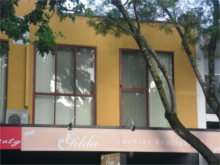 Click to view all images 1&2/2a Gloucester Avenue Berwick VIC 3806 - Image 3