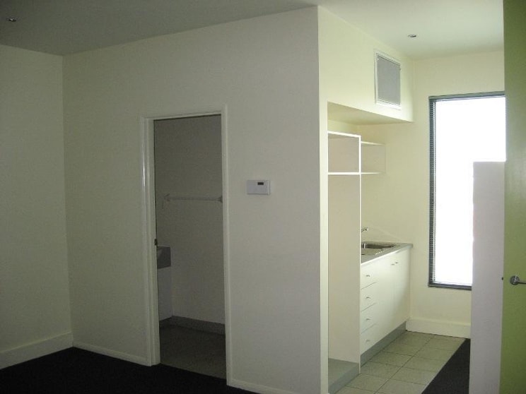 Click to view all images 1B Gordon Street Richmond VIC 3121 - Image 3