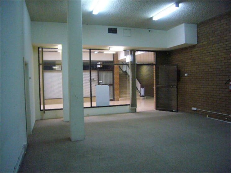 Click to view all images Unit 8 Gr Floor/860 Nepean Highway Hampton East VIC 3188 - Image 2