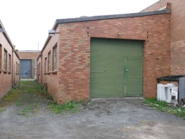 Click to view all images 2/5 Kolora Road Heidelberg West VIC 3081 - Image 1