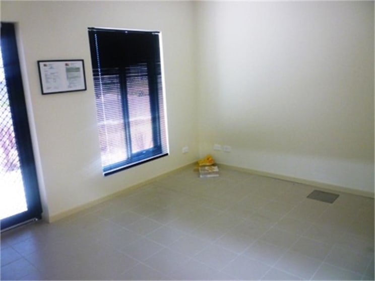 Click to view all images 1 Strezlecki Avenue Laverton VIC 3028 - Image 2