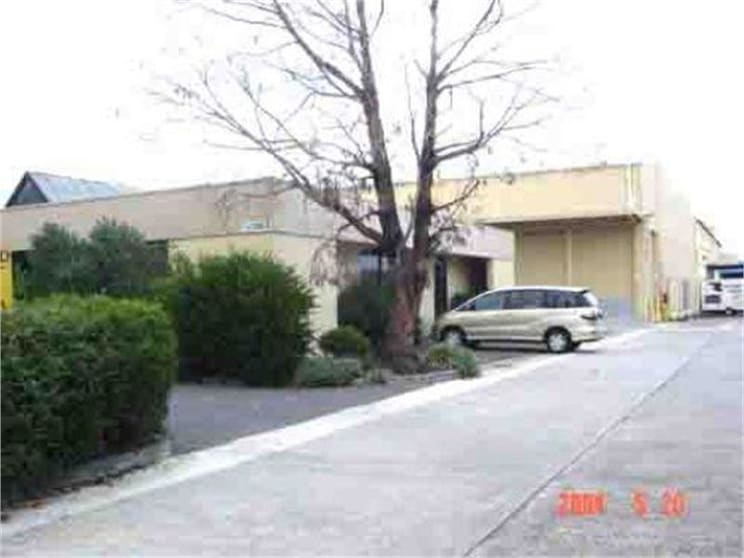 Click to view all images 2/8-12 Coora Road Oakleigh South VIC 3167 - Image 1