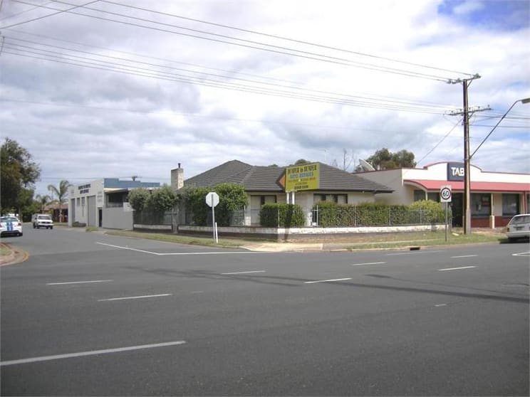 Click to view all images 74 Tapleys Hill Road Royal Park SA 5014 - Image 3