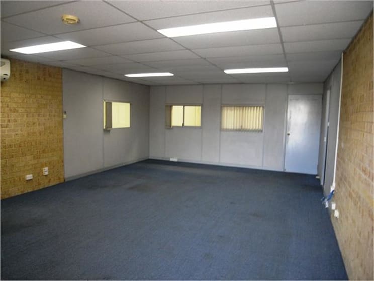 Click to view all images Unit 1/38 Tennant Street Welshpool WA 6106 - Image 2