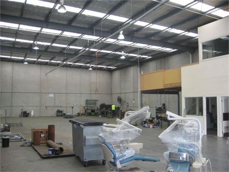 Click to view all images 86 Nissan Drive Dandenong VIC 3175 - Image 2