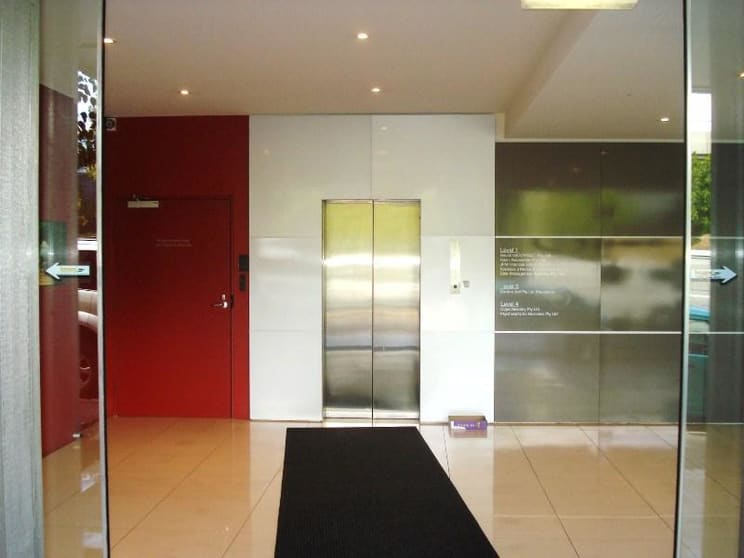 Click to view all images 852-858 Glenferrie Road Hawthorn VIC 3122 - Image 2