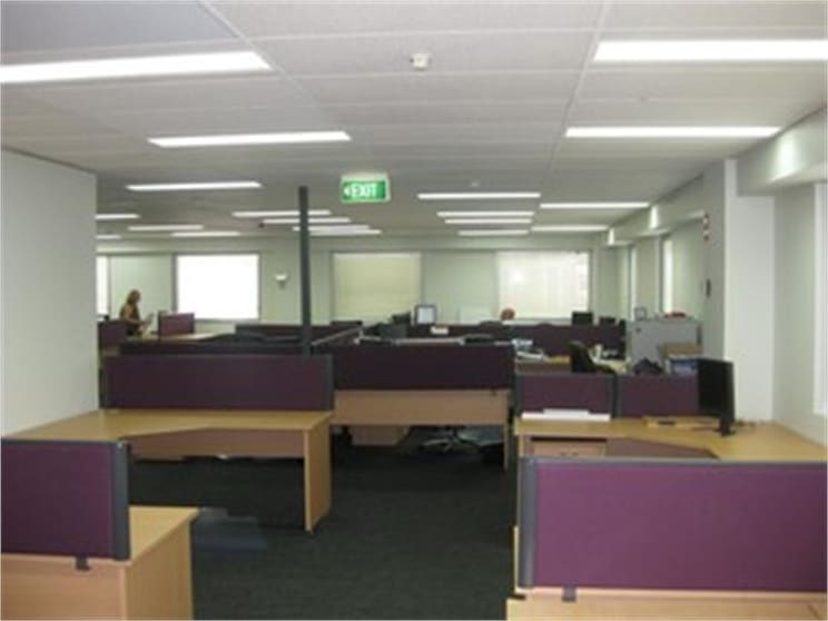 Click to view all images Spring Hill QLD 4000 - Image 3