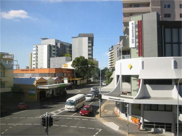 Click to view all images Spring Hill QLD 4000 - Image 2