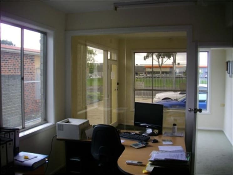 Click to view all images 69 Grange Road Cheltenham VIC 3192 - Image 2
