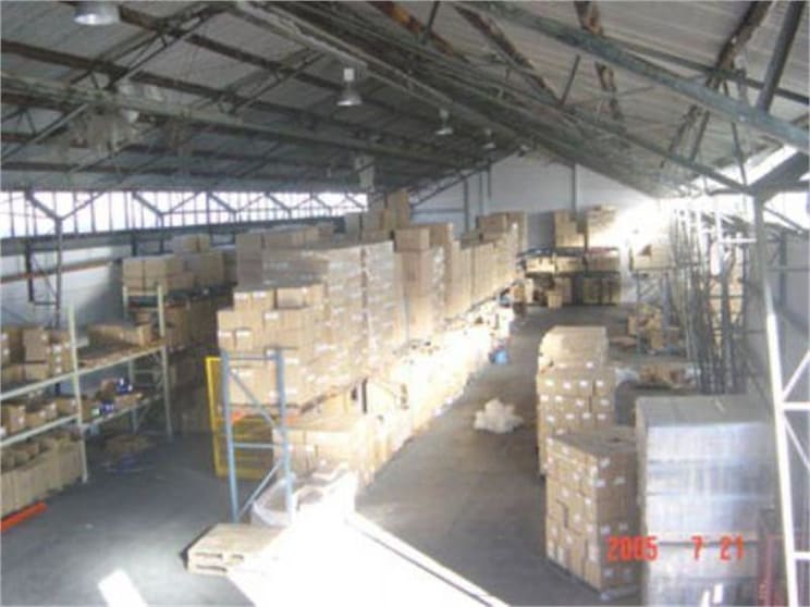 Click to view all images 2/ 2/13 Eileen Road Clayton VIC 3168 - Image 2