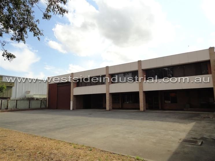 Click to view all images 4 Blackstone Street Wetherill Park NSW 2164 - Image 1