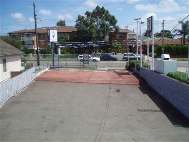 Click to view all images 374 Rocky Point Road Sans Souci NSW 2219 - Image 3