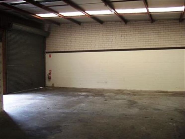 Click to view all images 2/4 Apsley Place Seaford VIC 3198 - Image 2