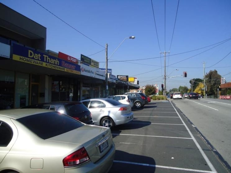 Click to view all images 418 Bluff Road Hampton East VIC 3188 - Image 3