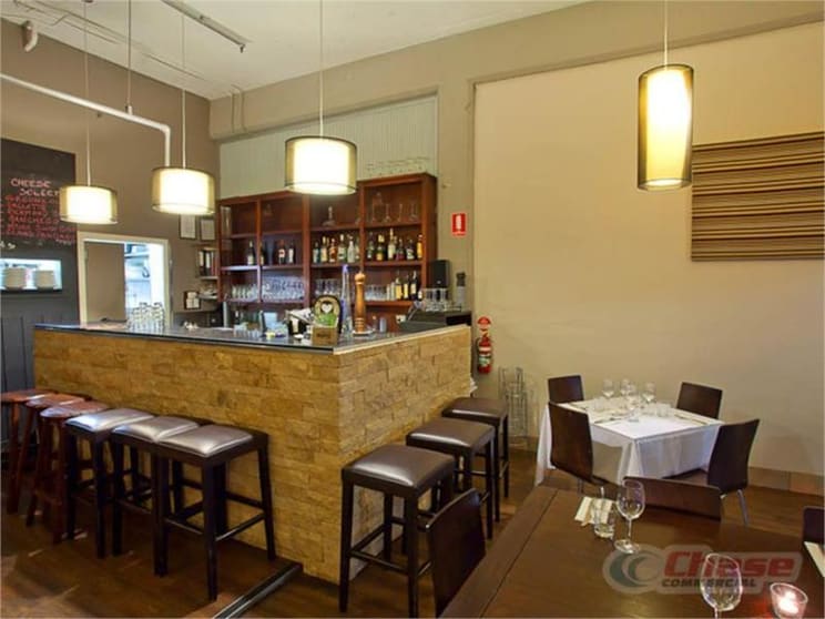 Click to view all images Newstead QLD 4006 - Image 3