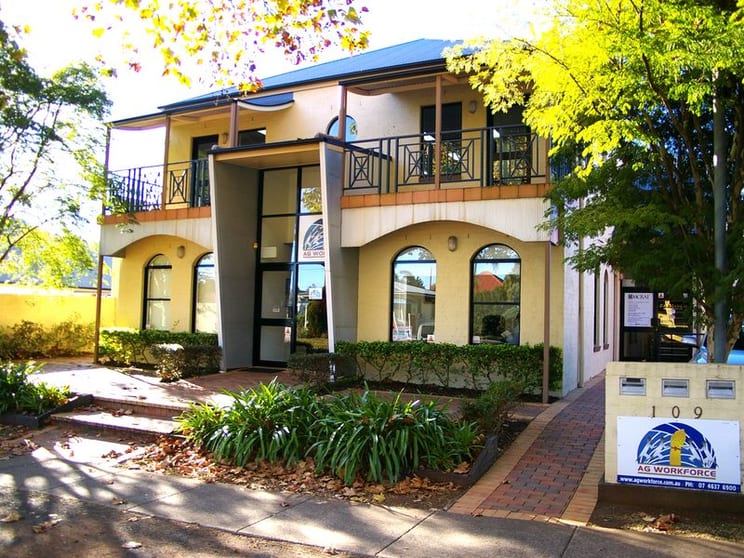 Click to view all images 5/109 Herries Street East Toowoomba QLD 4350 - Image 1