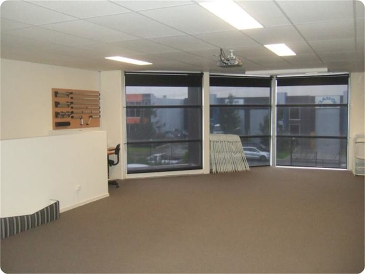 Click to view all images 89 Brunel Road Seaford VIC 3198 - Image 3
