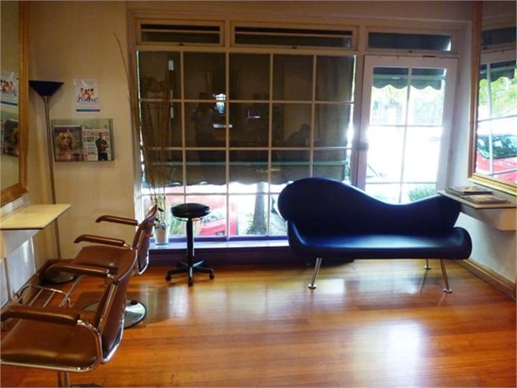 Click to view all images 2/14 Wallace Avenue Toorak VIC 3142 - Image 2