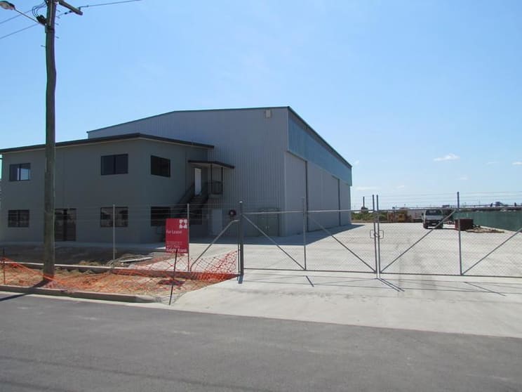 Click to view all images 20 Beckinsale Street Gladstone QLD 4680 - Image 1