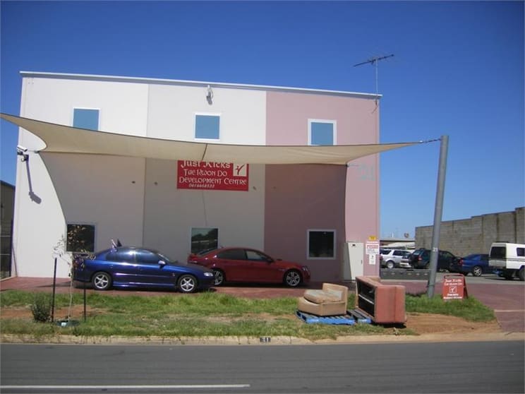 Click to view all images 21 Beafield Road Para Hills West SA 5096 - Image 3
