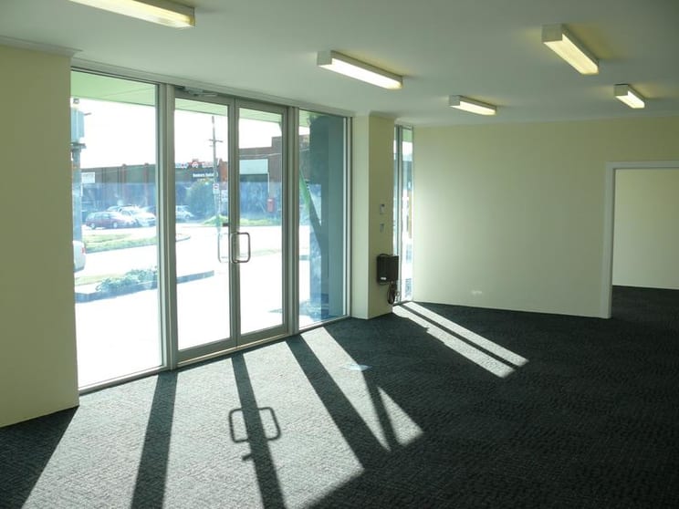 Click to view all images 8-10 Aileen Avenue Heidelberg West VIC 3081 - Image 3