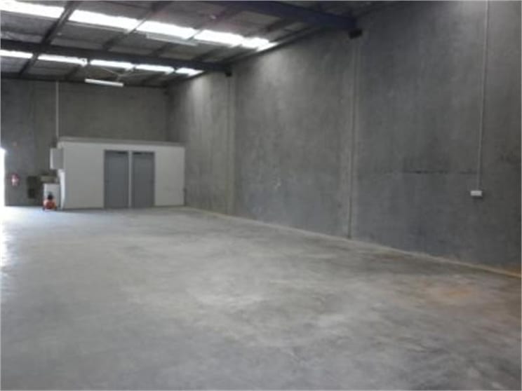 Click to view all images 75 Intrepid Street Berwick VIC 3806 - Image 2