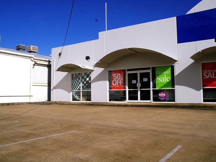 Click to view all images 2/653 Ruthven Street South Toowoomba QLD 4350 - Image 1