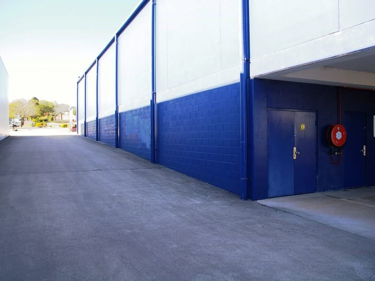 Click to view all images 2/653 Ruthven Street South Toowoomba QLD 4350 - Image 2