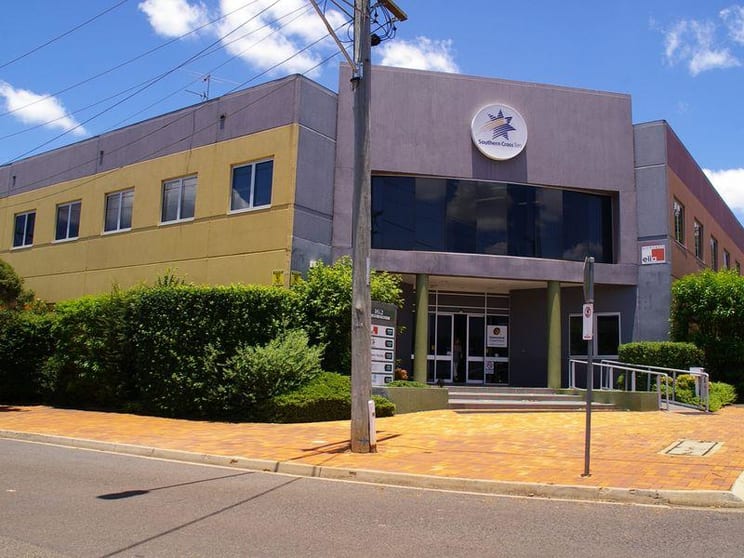 Click to view all images 1/162 Hume Street Toowoomba City QLD 4350 - Image 1