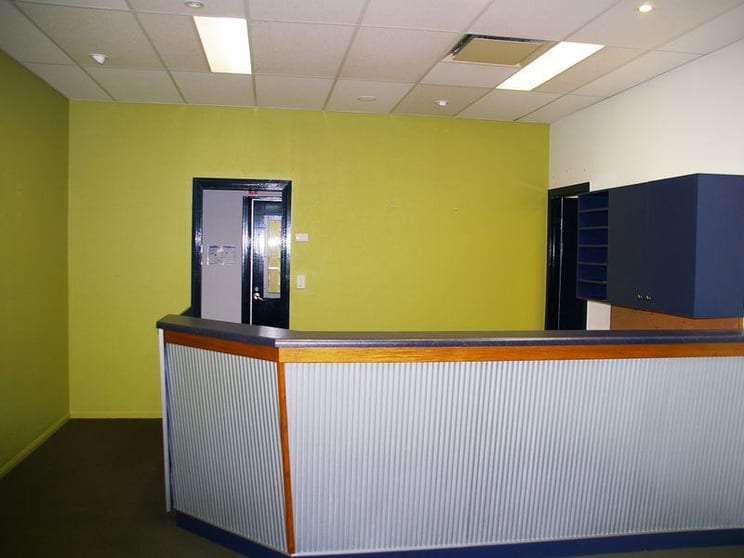 Click to view all images 1/162 Hume Street Toowoomba City QLD 4350 - Image 2