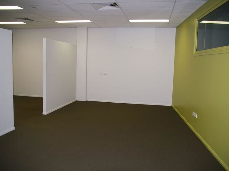 Click to view all images 1/162 Hume Street Toowoomba City QLD 4350 - Image 3