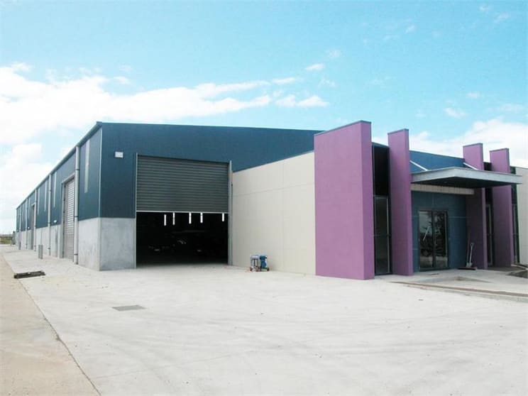 Click to view all images 130 Broderick Road Corio VIC 3214 - Image 2