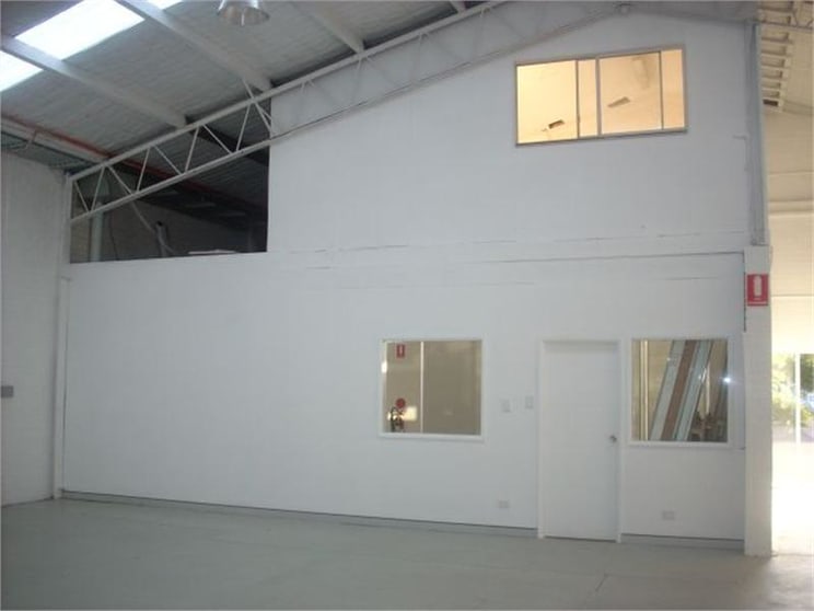 Click to view all images 42 Kareena Road Miranda NSW 2228 - Image 3