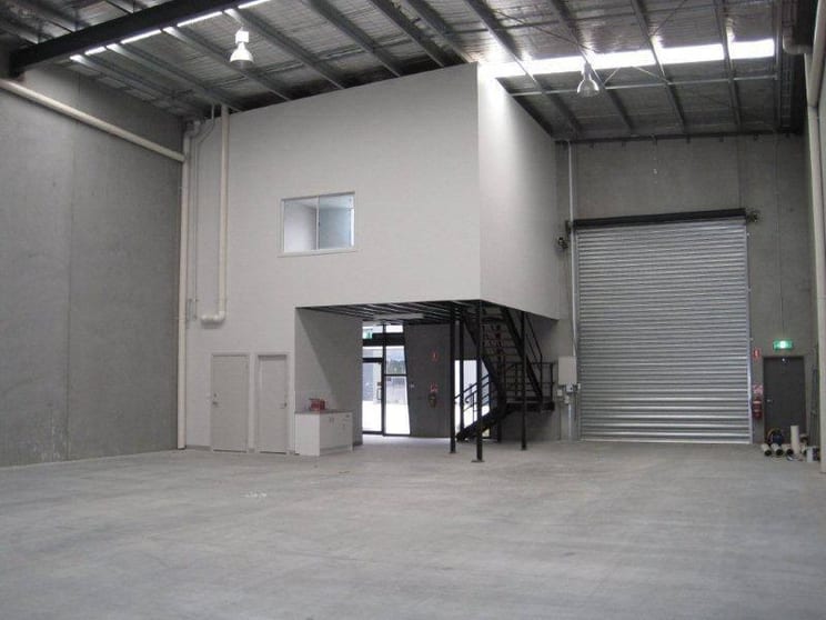 Click to view all images 6/7-8 Len Thomas Place Narre Warren VIC 3805 - Image 3