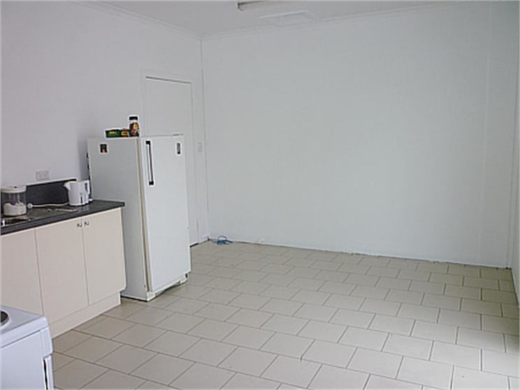 Click to view all images 12 Holcourt Road Laverton North VIC 3026 - Image 2