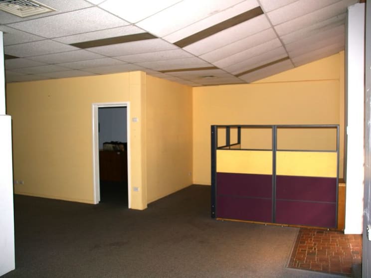Click to view all images 5/28 Bell Street Toowoomba City QLD 4350 - Image 3