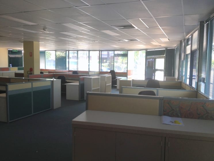 Click to view all images 74 Victoria Parade Rockhampton City QLD 4700 - Image 3